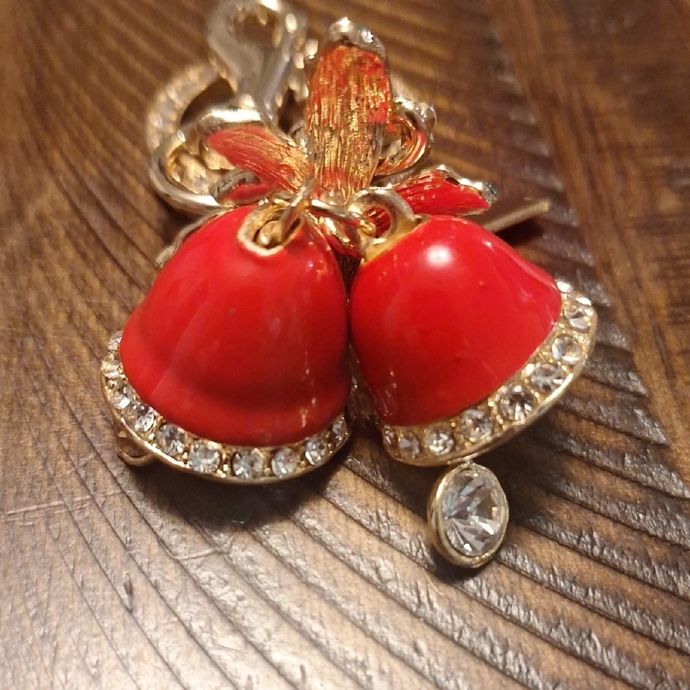 Crystal Bell Cute Rhinestone Bag Charm - Picture 6 of 7
